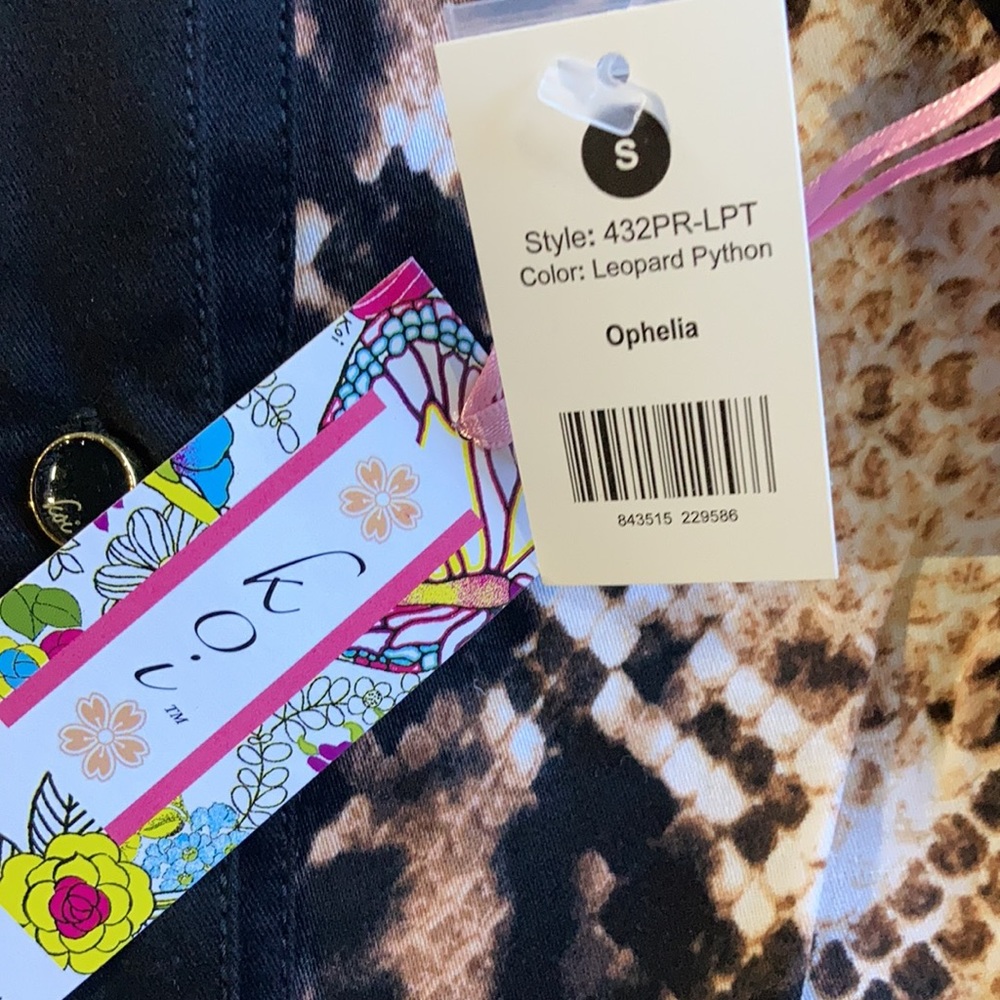 Koi scrub jacket - leopard python - Picture 4 of 4